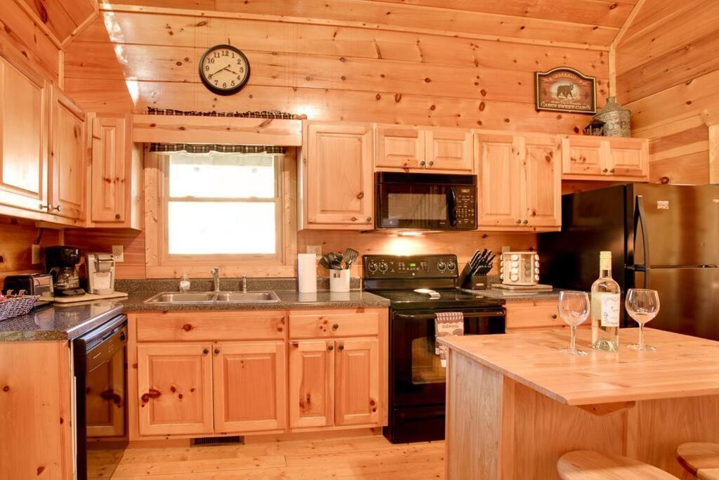 Brave Eagle Cabin Sevierville Pokój zdjęcie