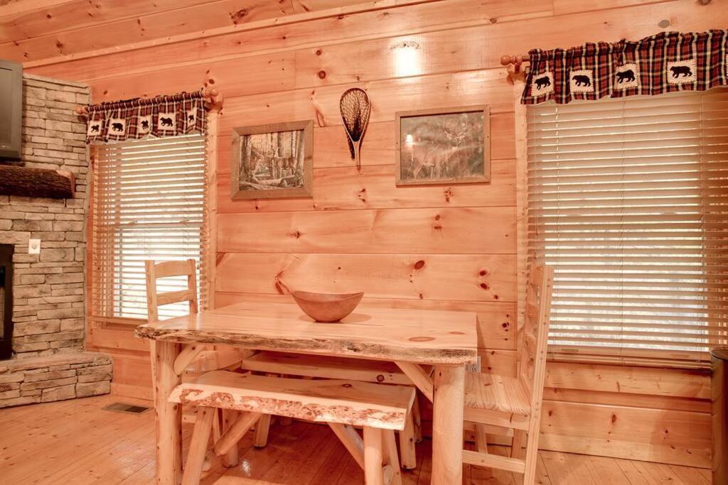 Brave Eagle Cabin Sevierville Pokój zdjęcie