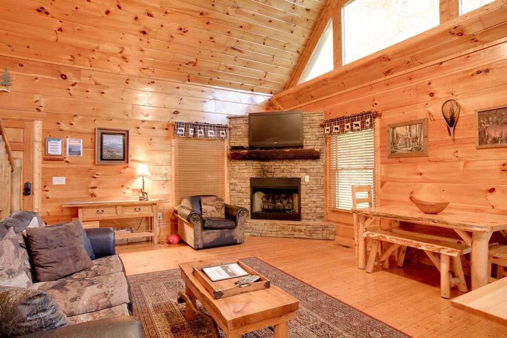 Brave Eagle Cabin Sevierville Pokój zdjęcie