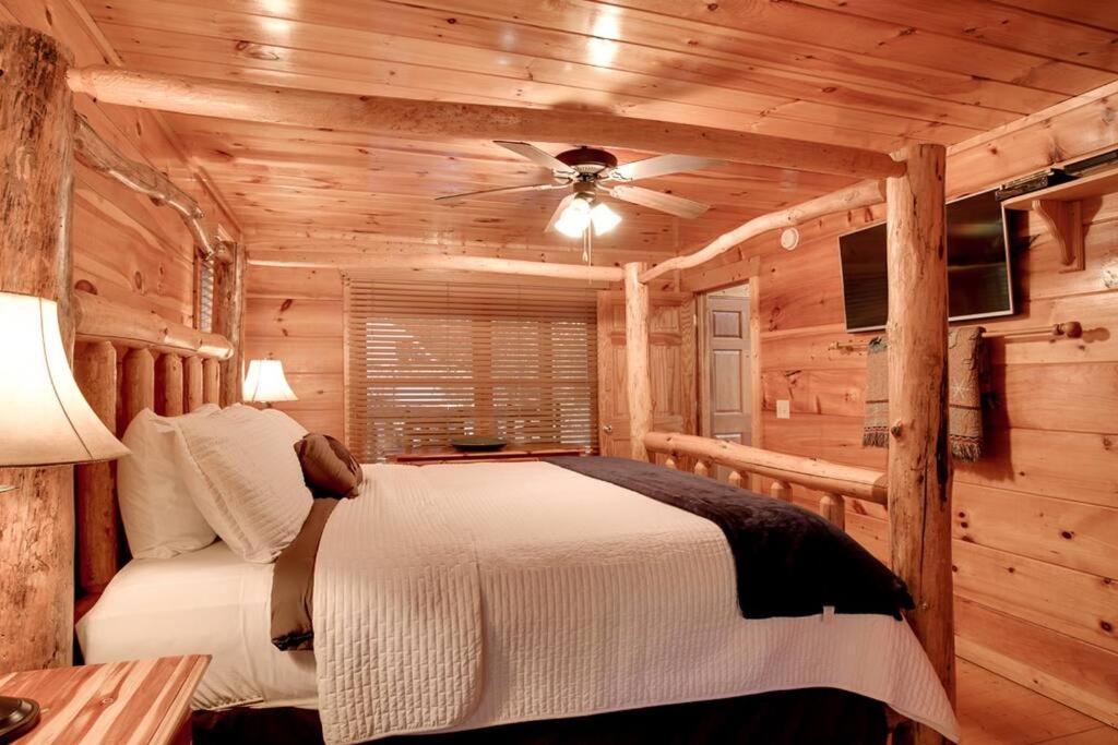 Brave Eagle Cabin Sevierville Pokój zdjęcie