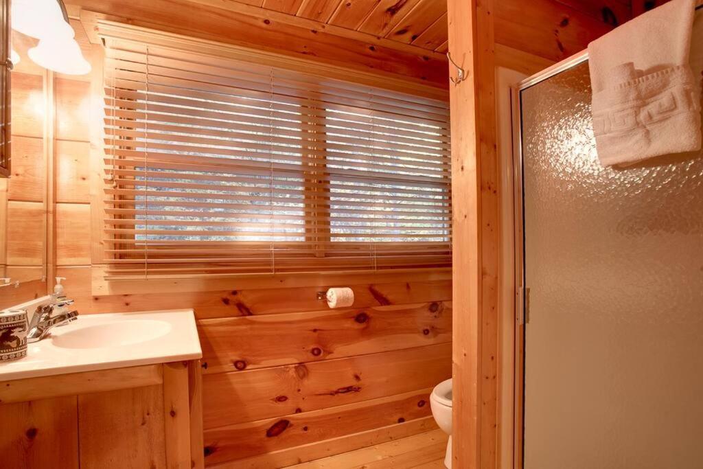 Brave Eagle Cabin Sevierville Pokój zdjęcie